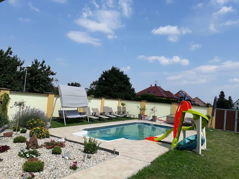 Apartmany Na Kolonade Lednice Bagian luar foto